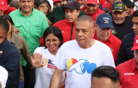 Vicepresidenta a EEUU: Saquen sus manos sucias de Venezuela