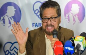 Reaparece el líder guerrillero Iván Márquez tras ser dado por muerto y apoya la reforma constituyente de Petro