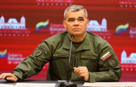 Ministro Padrino López: Plan República cumple su tarea en los centros electorales