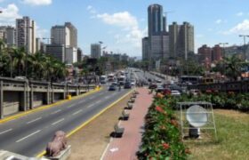 Ocho avenidas de Caracas tienen restricción vehicular por cierre de campaña este jueves