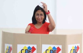 Delcy Rodríguez: «El CNE es el único ente encargado de ofrecer los resultados de las elecciones presidenciales»