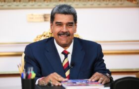 Presidente Maduro anuncia dotación de aulas virtuales con inteligencia artificial