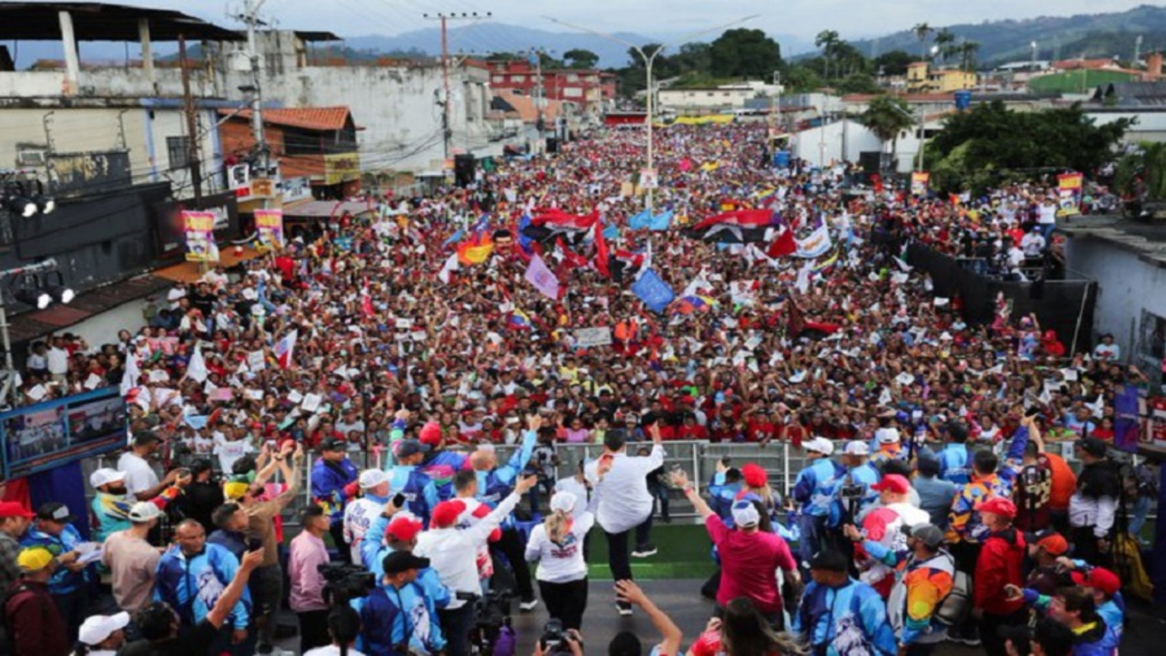 nicolas-maduro-en-una-concentracion-popular-prensa-presidencial-25429