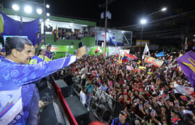 Pueblo llanero llena calles de Barinas en apoyo a Nicolás Maduro