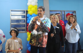 Presidente Maduro entrega Unidad Educativa Luis Beltrán Prieto Figueroa en Bolívar