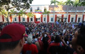 Presidente Maduro llamó al pueblo a permanecer en las calles y a los cuerpos de seguridad al patrullaje permanente