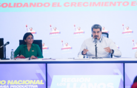 Presidente Maduro destaca crecimiento de 93% en recaudación tributaria