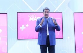 Presidente Maduro llama a las oposiciones del país al diálogo y a reorientarse