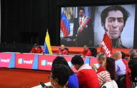 PSUV ratifica respaldo al presidente Maduro