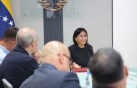Padrinos y madrinas estadales afinan estrategias para atención del 1×10 en el país