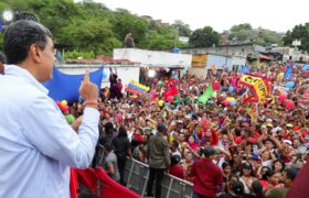 Presidente Maduro lanza advertencia a EEUU: “Si quieren petróleo, tienen que pagar”
