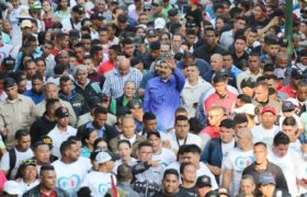 Presidente Maduro comparte con los caraqueños en fiesta electoral