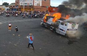 Destrozos a bienes públicos y privados ha dejado violencia de «Comanditos»