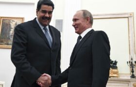 Putin felicita a Maduro por su victoria en las presidenciales de Venezuela