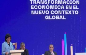 Presidente Maduro participa en 2º Seminario de Desarrollo Económico
