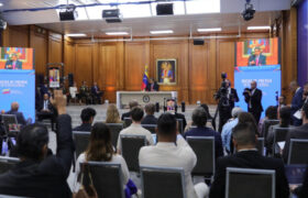 Presidente Maduro señaló a medios internacionales de promover la violencia en el país