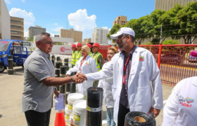 Entregan materiales para la impermeabilización de 40 centros de salud del estado Zulia