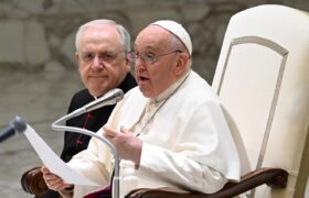 El papa exhorta a los estadounidenses a optar por «el mal menor» en las elecciones
