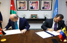 Venezuela y Jordania firman acuerdo para intercambio cultural