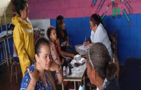 Ministerio de Salud atiende a familias afectadas por inundaciones en Apure