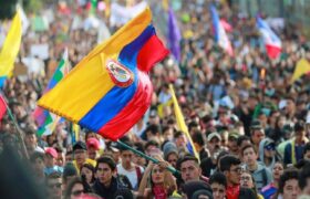 Marchan en Colombia en apoyo a Petro y en rechazo al golpe blando