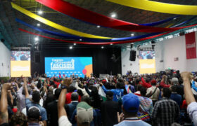Inicia primer Congreso Mundial contra el Fascismo en Caracas