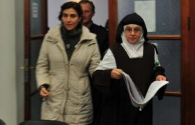 Sandra Miguez, autora de «Líbranos del mal», sobre una monja condenada por privación ilegítima de la libertad