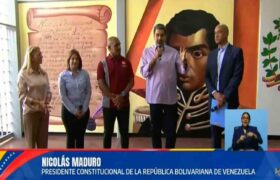 Presidente Maduro llama a una revolución educativa con carácter científico y humano