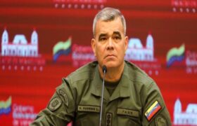 Vladimir Padrino López: «O es el imperialismo o es la Patria»