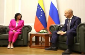 Vicepresidenta Rodríguez se reunió con representantes de la Duma Estatal de Rusia
