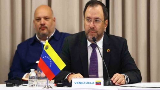 canciller-yvan-gil