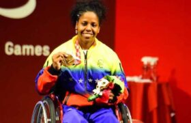 Pesista Clara Fuentes Monasterio consiguió segunda medalla de oro para Venezuela en los Paralímpicos 2024