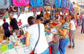 Instalan feria escolar en terminales de pasajeros de La Guaira