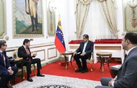 Presidente Maduro se reúne con autoridades de Repsol para avanzar en nuevos acuerdos energéticos