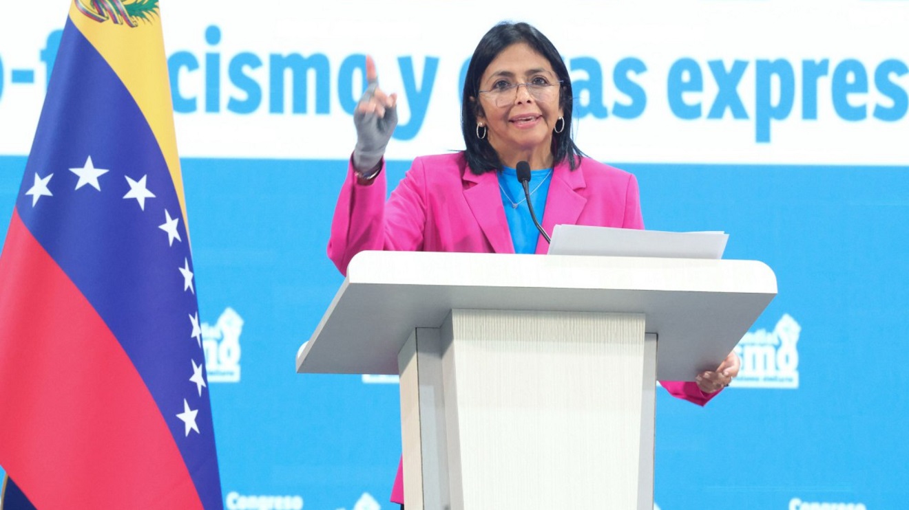 vicepresidenta-delcy-rodriguez-en-el-congreso-contra-el-fascismo-27931