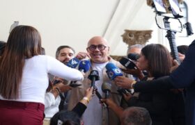 Rodríguez asegura que la AN juramentará a Nicolás Maduro el 10E: «Eso va a ocurrir»