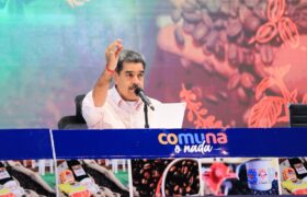 Presidente Maduro:  70 % de los recursos del país serán destinados a las camunas en el próximo sexenio