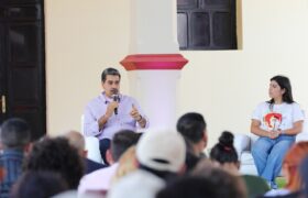Presidente Maduro denuncia que EEUU financia con armas, aviones y bombas a Israel.