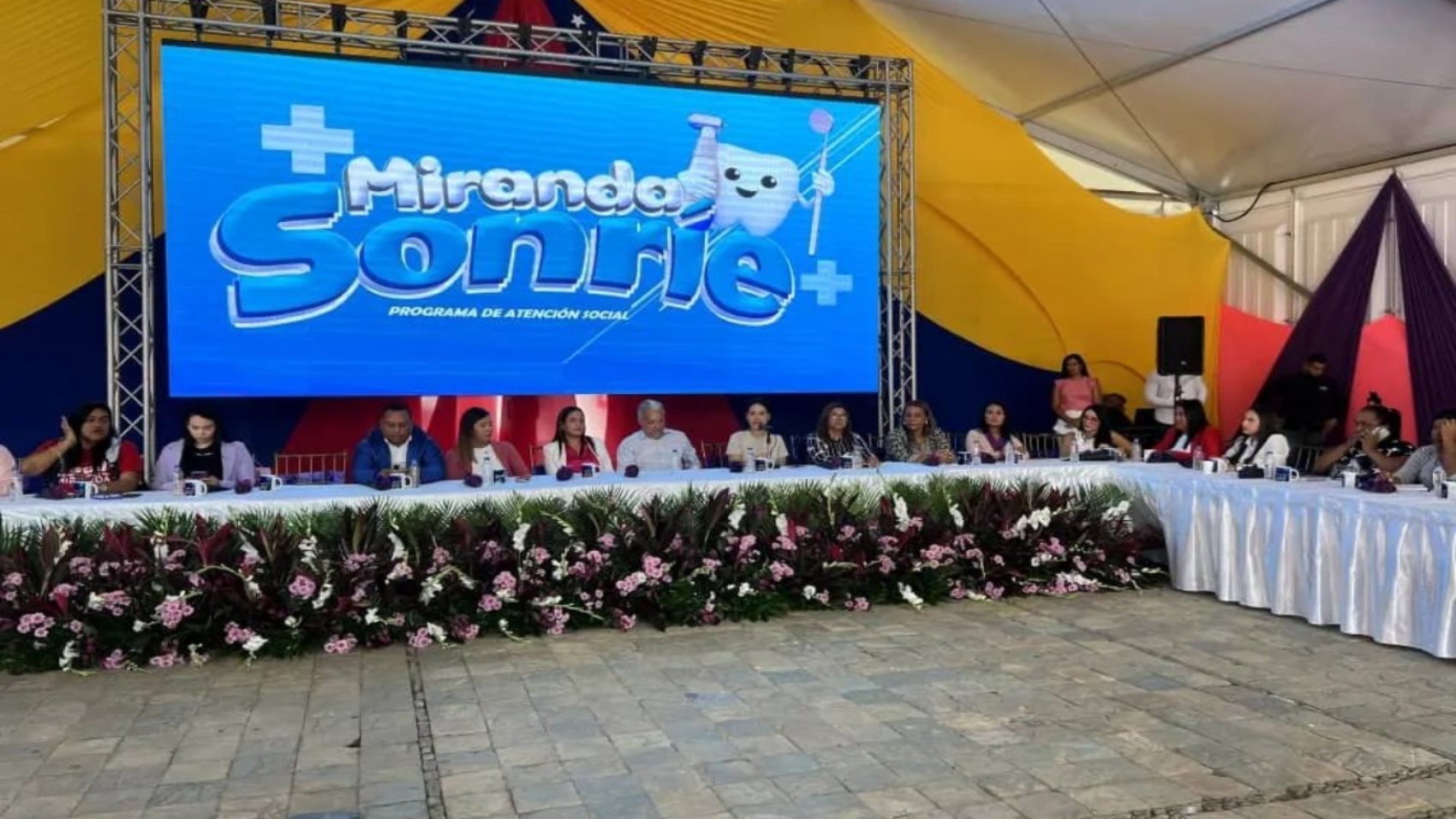Miranda Sonrie