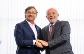 Lula se solidariza con Petro y advierte que en Colombia está en juego la voluntad popular