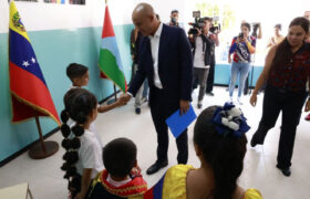 Ministro Héctor Rodríguez exhorta a defender la identidad venezolana desde las aulas