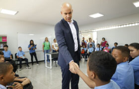 Facilitarán la incorporación a las aulas de los niños y jóvenes que regresan al país