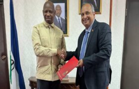 Embajador de Venezuela presenta Copias de Estilo ante el Reino de Lesoto