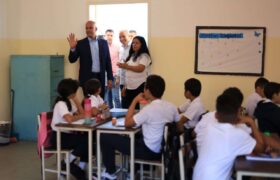 Ministro de Educación firma resolución que permitirá a maestros jubilados reincorporarse para dar clases