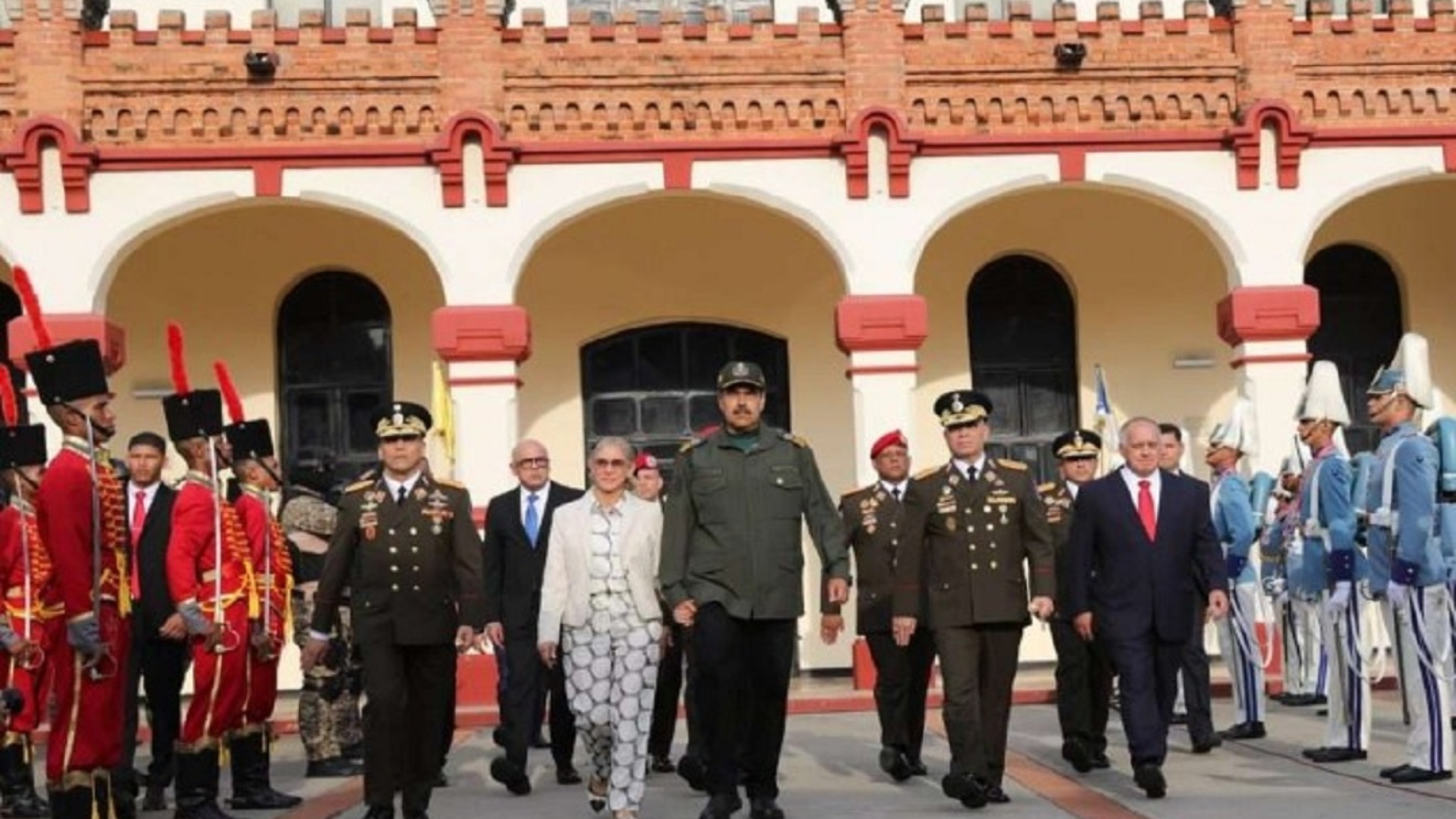 maduro FANB.jpeg