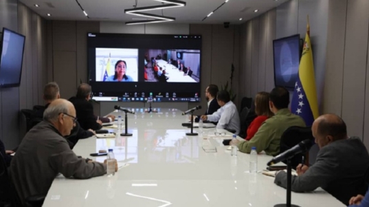 vicepresidenta-ejecutiva-y-camaras-empresariales-cortesia-29697