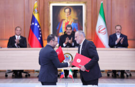 Irán y Venezuela sellan convenios de cooperación