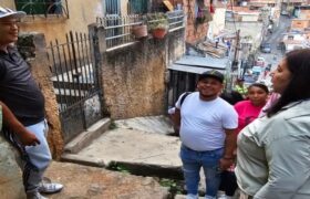 Gobierno de Caracas atiende familias afectadas por lluvias