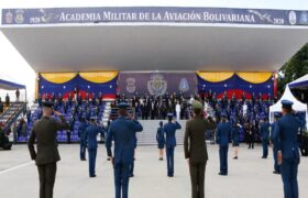 Jefe de Estado celebra Aniversario de la Aviación Militar y rebelión del 27-Nov