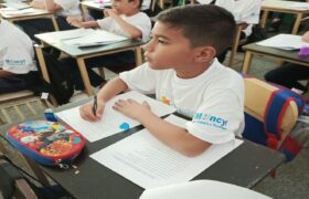 La microbiología cautiva a semilleros científicos de Bolívar